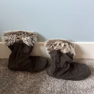 Faux Fur Booty Slippers
